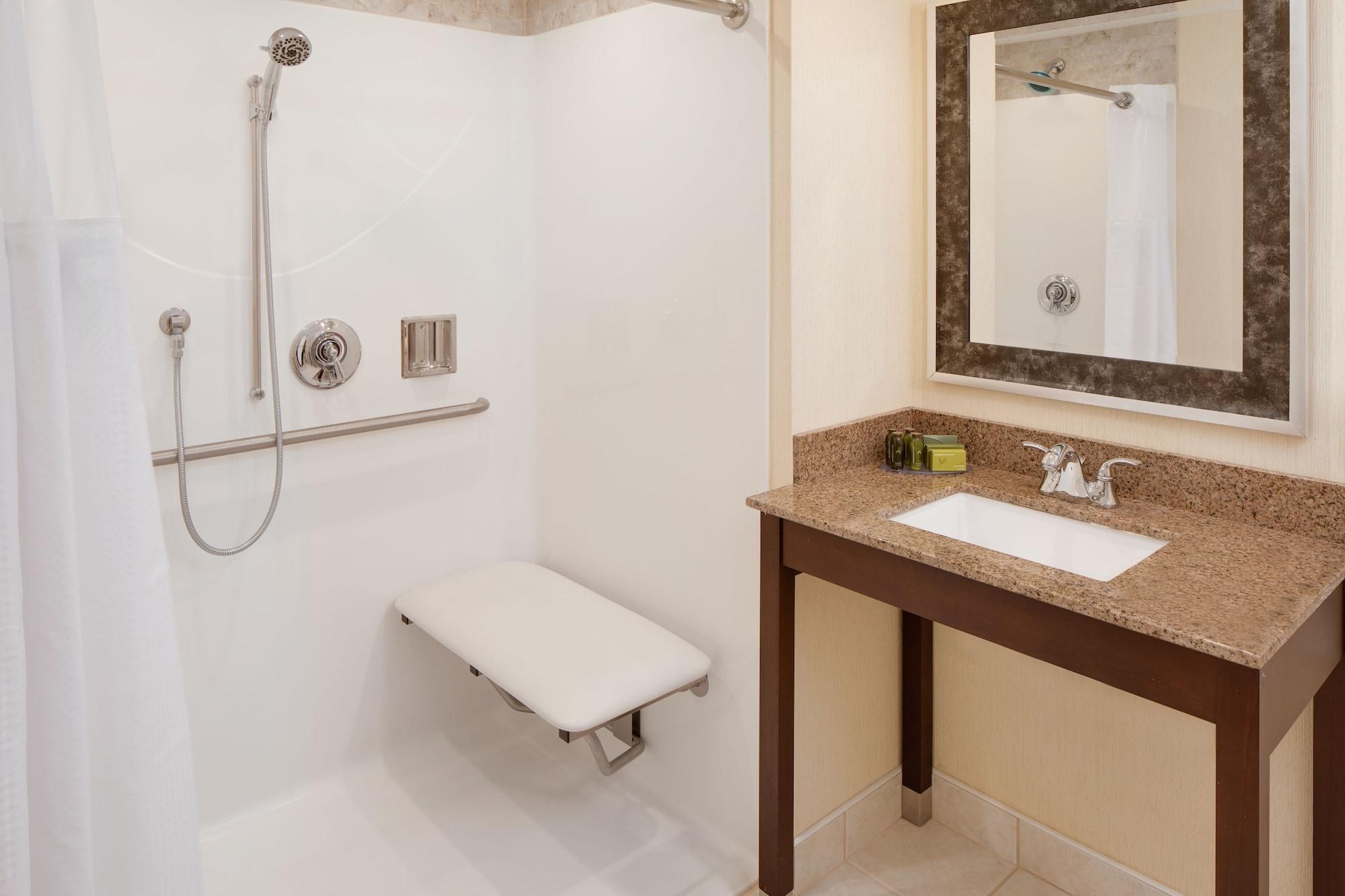 Westford Regency Inn & Conference Center Екстериор снимка
