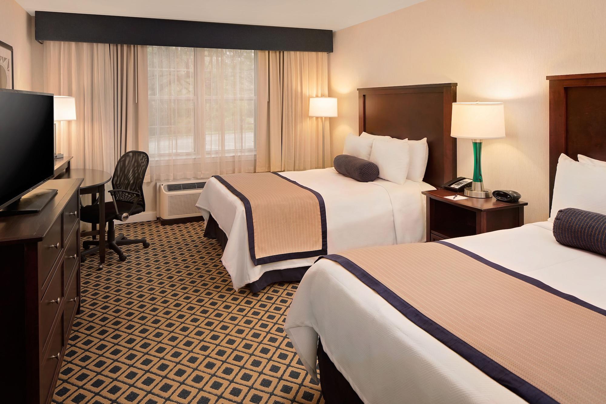 Westford Regency Inn & Conference Center Екстериор снимка