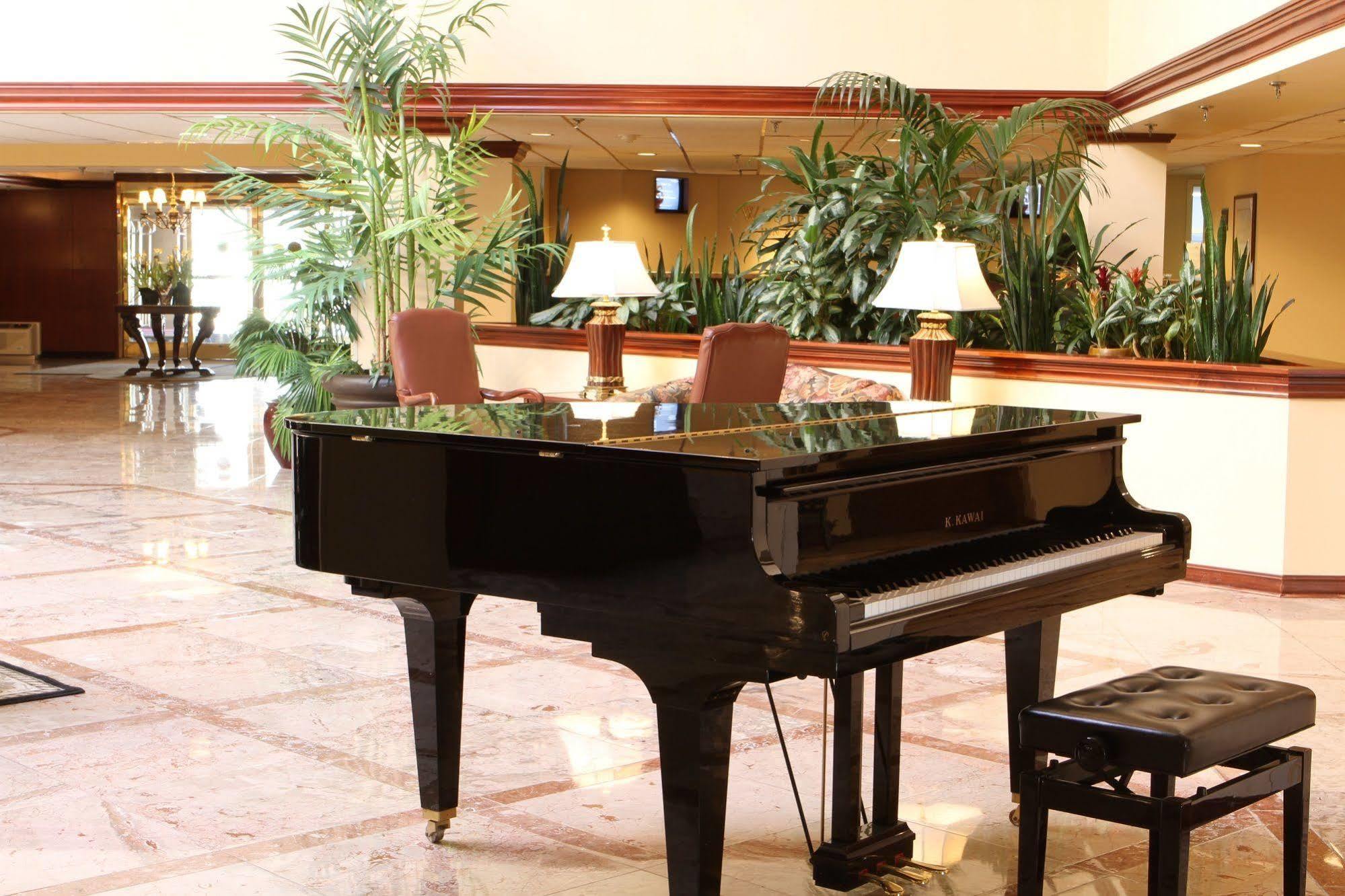 Westford Regency Inn & Conference Center Екстериор снимка